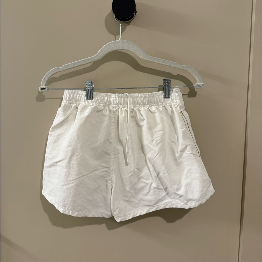 Aritzia workout white shorts